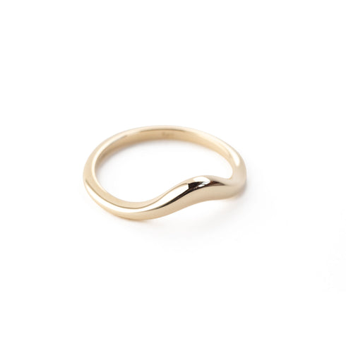 The Holly Arch Band in Yellow Gold